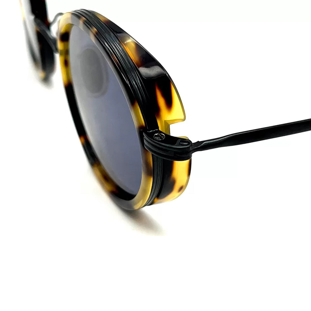 REUNION METAL EXPLORER